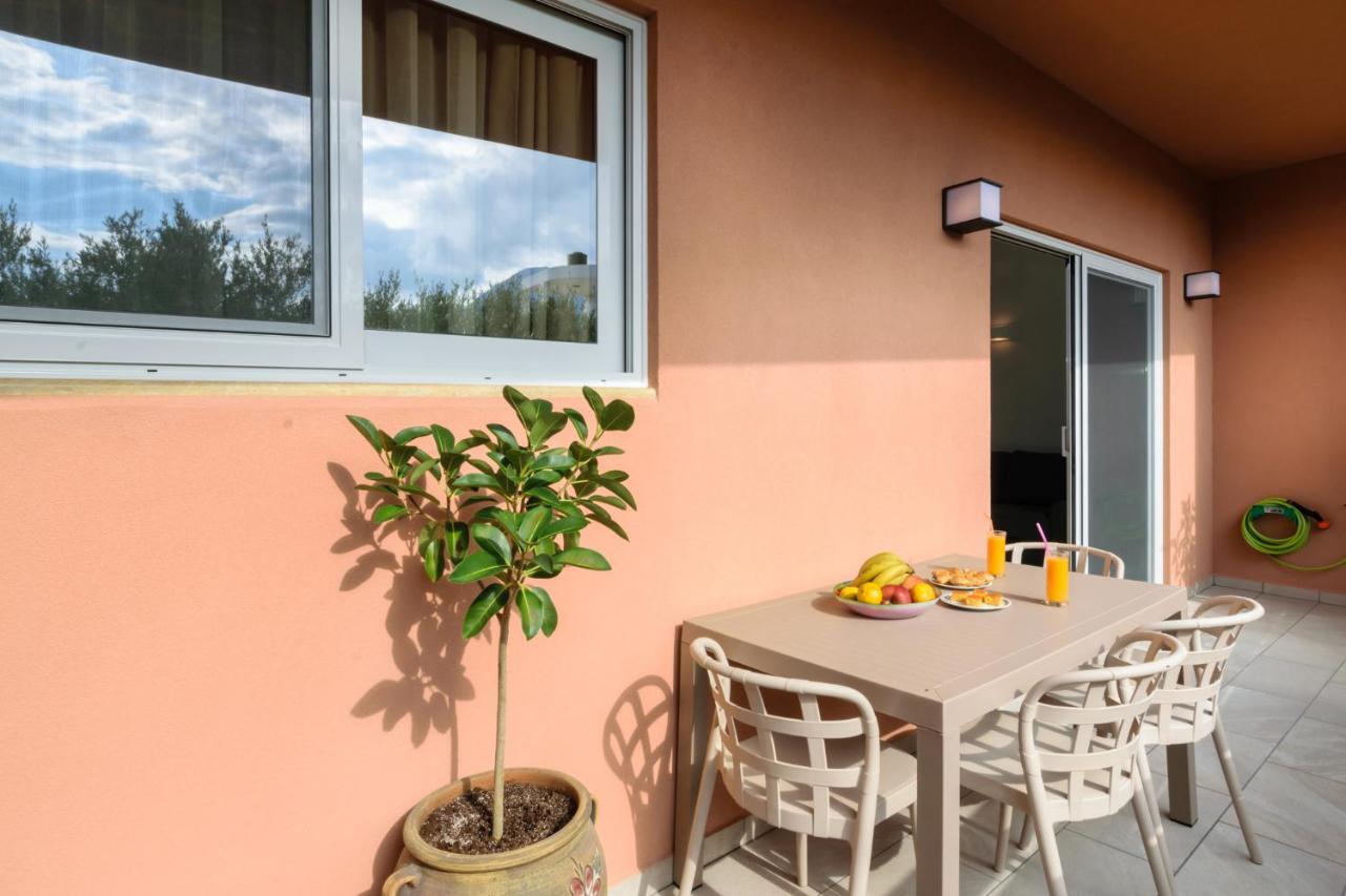 Iliana Apartments ฟาลาซาร์นา ภายนอก รูปภาพ