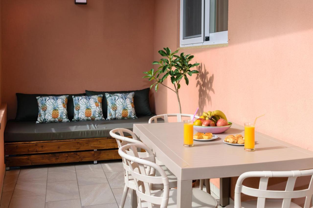 Iliana Apartments ฟาลาซาร์นา ภายนอก รูปภาพ