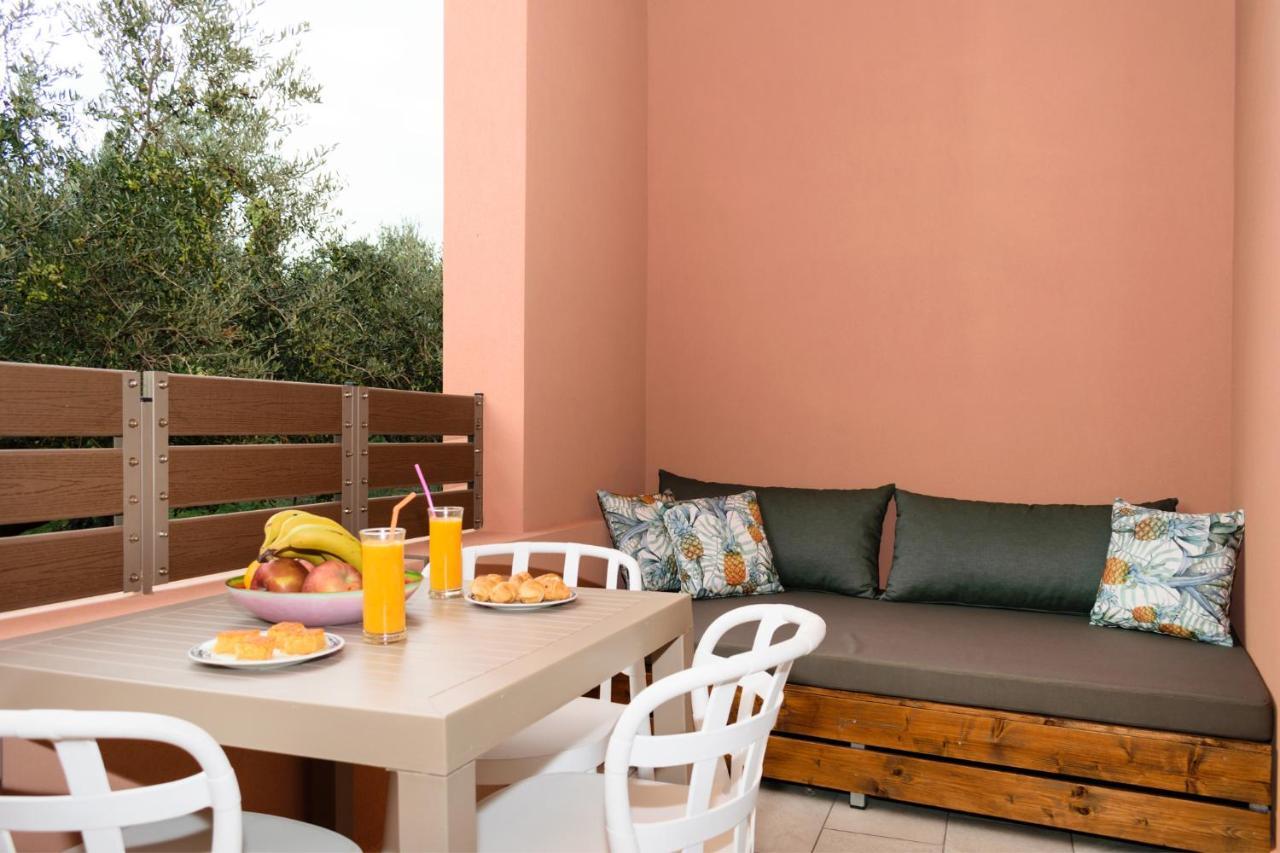 Iliana Apartments ฟาลาซาร์นา ภายนอก รูปภาพ